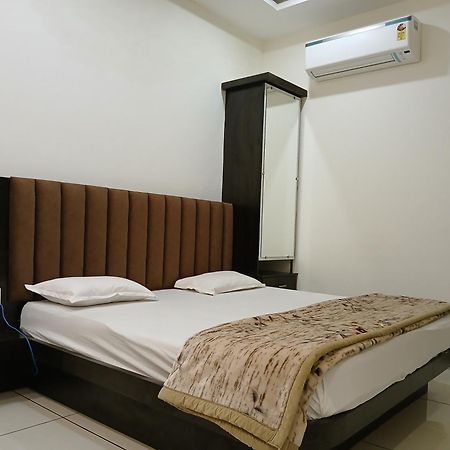 Hotel Jyoti Shree Ujaim Exterior foto
