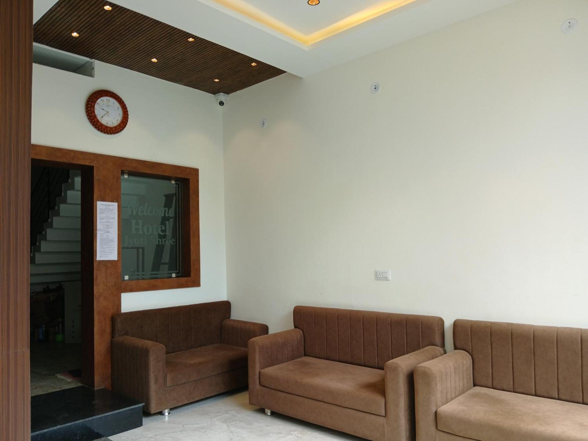 Hotel Jyoti Shree Ujaim Exterior foto