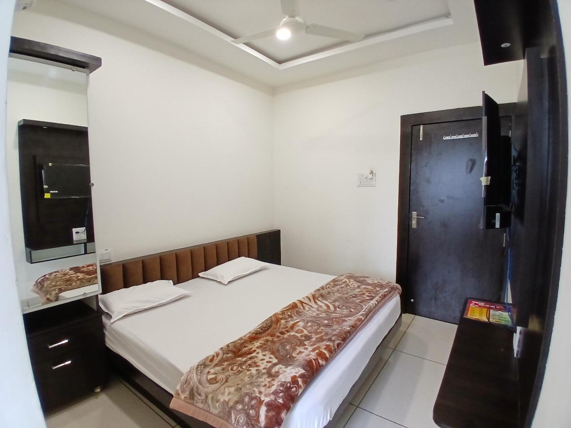 Hotel Jyoti Shree Ujaim Exterior foto
