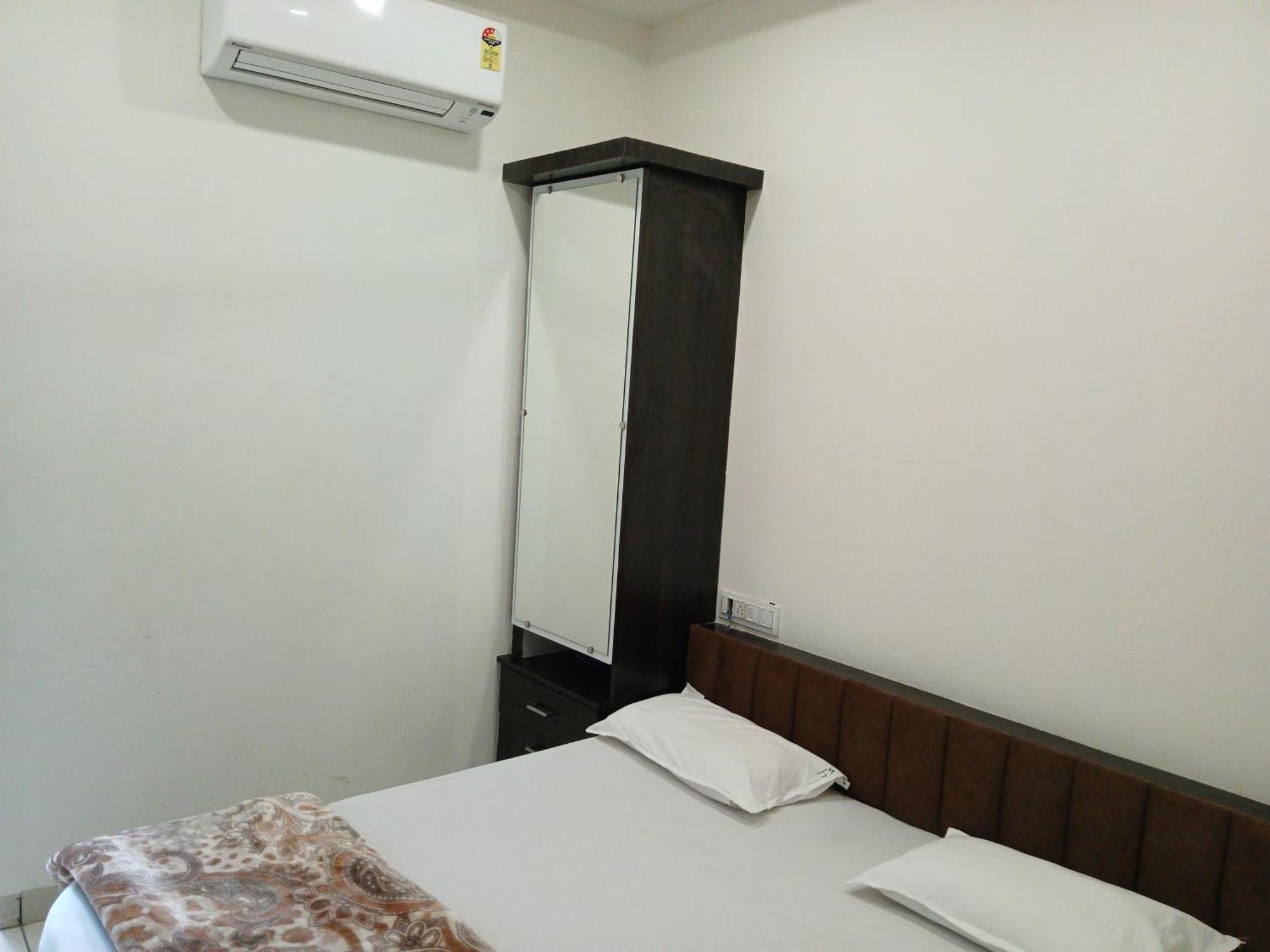Hotel Jyoti Shree Ujaim Exterior foto